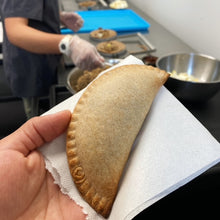 Load image into Gallery viewer, Shiitake Mushroom and Tofu Empanada
